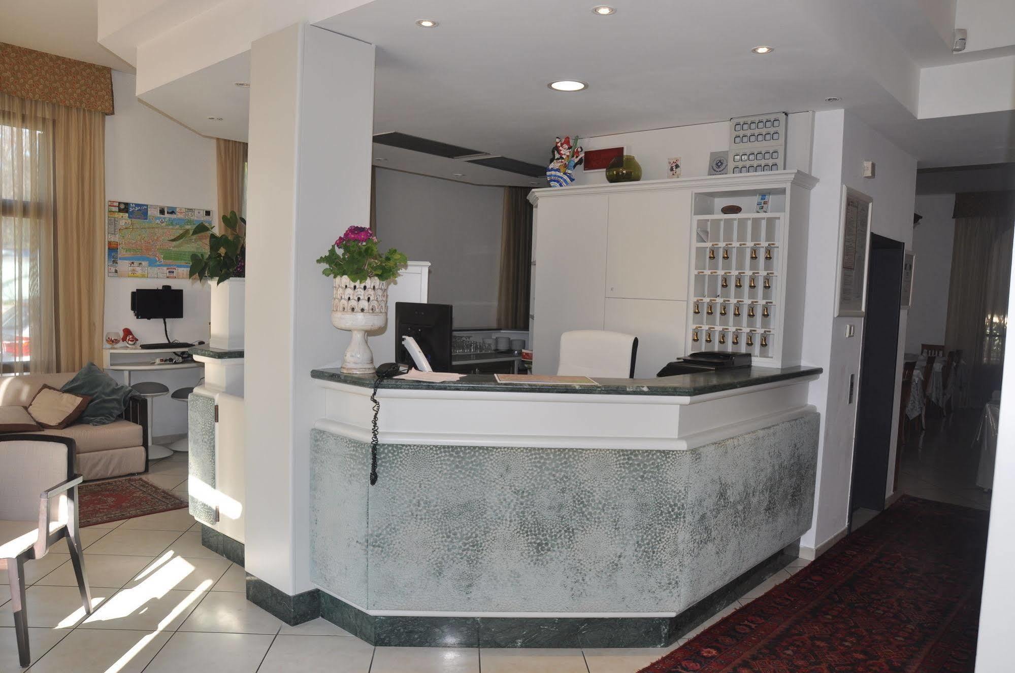 Hotel Vittoria Βιαρέτζιο Εξωτερικό φωτογραφία